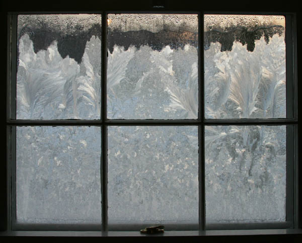 Frost_on_window